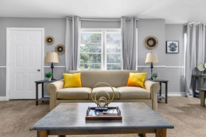 Near Hospital & Dining- Beds on Broadmoor - Unit A
